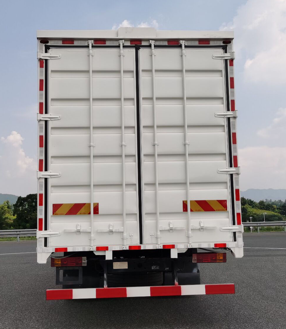 陜汽牌SX5189XYKVA1翼開(kāi)啟廂式車(chē)公告圖片