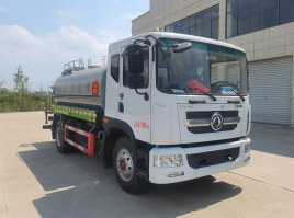 绿化喷洒车