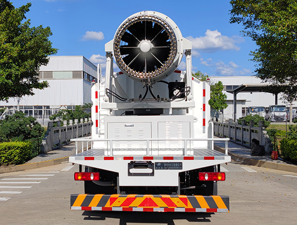 福龍馬牌FLM5181TDYDFBEV純電動多功能抑塵車公告圖片