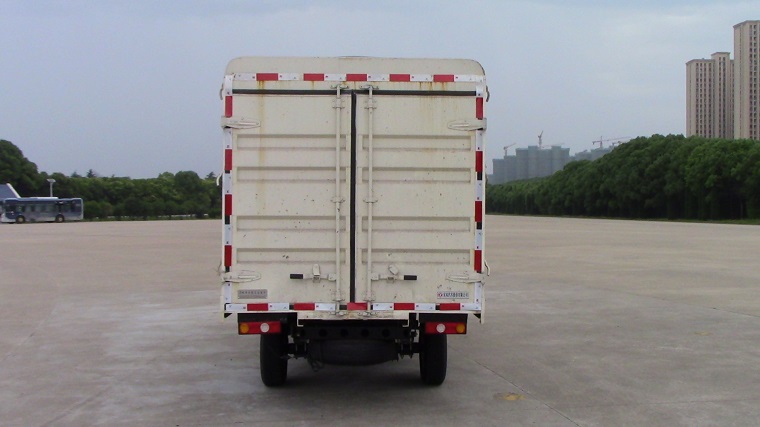 東風(fēng)牌EQ5032CCYD60Q3AC倉柵式運(yùn)輸車公告圖片