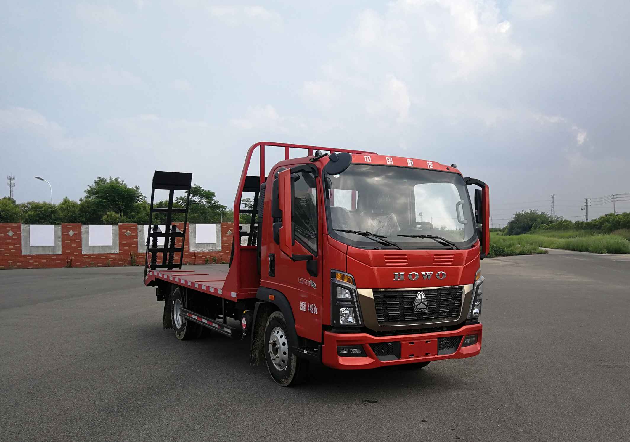 豪沃牌ZZ5047TPBH3315F145H平板運(yùn)輸車(chē)公告圖片