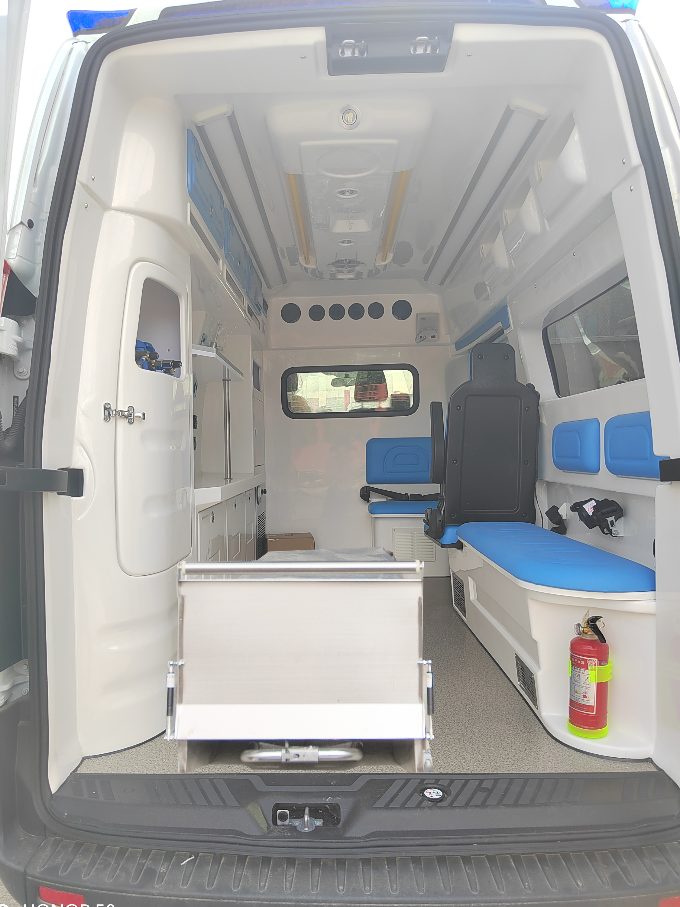 中星凱悅牌AAK5040XJHJ6救護(hù)車公告圖片