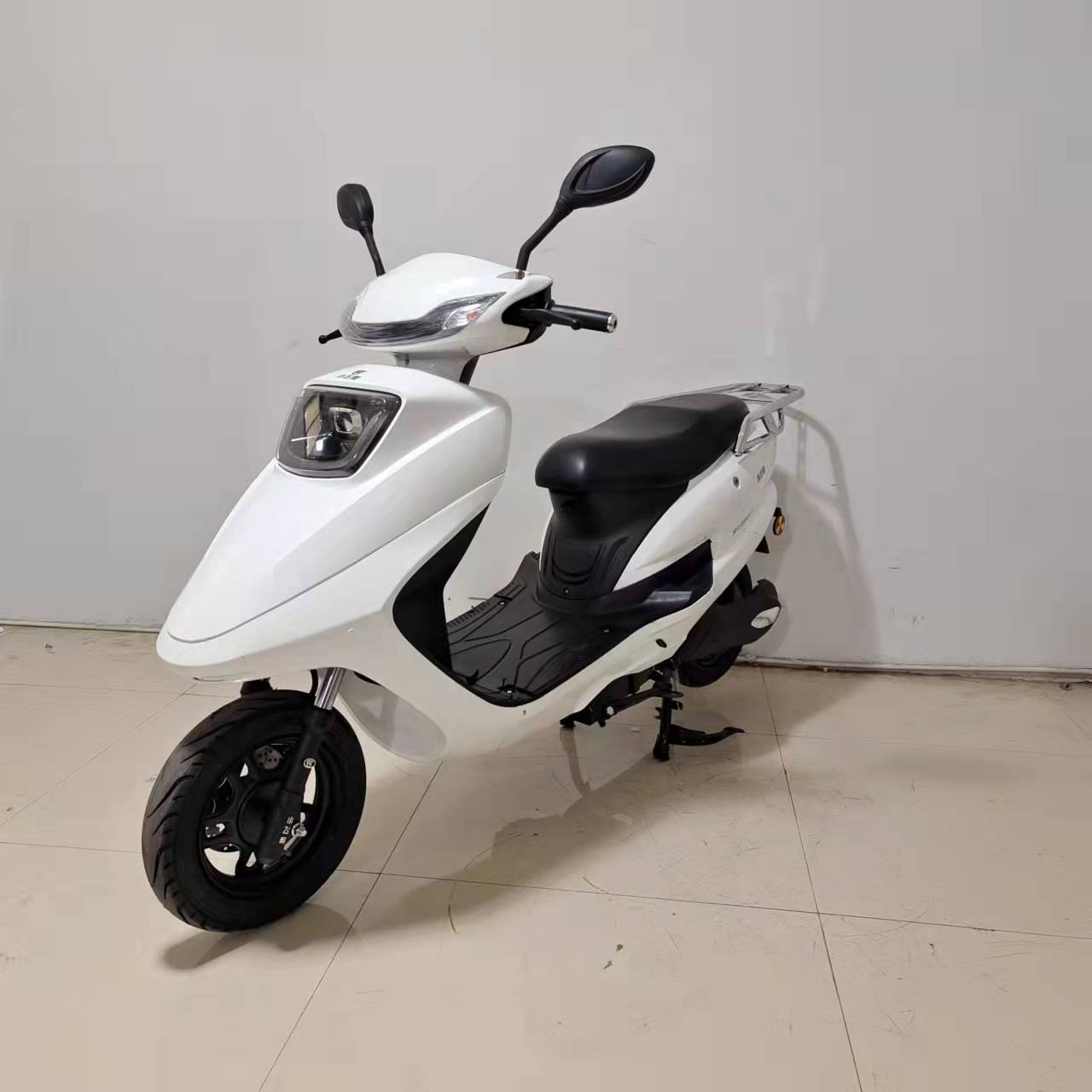 小飞哥牌XFG1200DT-11电动两轮摩托车公告图片