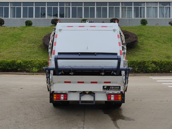 福龍馬牌FLM5082ZYSJL6壓縮式垃圾車公告圖片