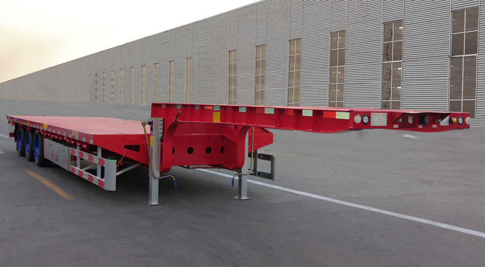 锣响牌13.8米33.5吨3轴低平板半挂车(LXC9400TDPA)