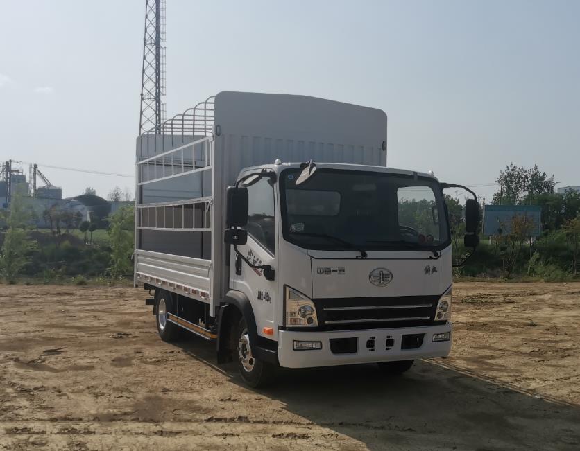 解放牌CA5045CCYP40K50L2E6A84倉柵式運(yùn)輸車公告圖片