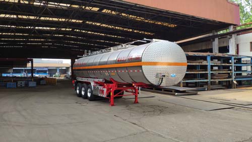 通华牌11.2米32吨3轴易燃液体罐式运输半挂车(THT9401GRYC)