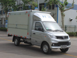 翼开启厢式车