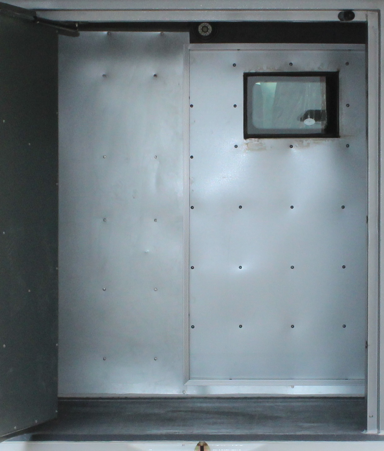 寶龍牌TBL5042XYC-AMT防彈運鈔車公告圖片