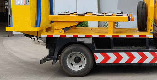 徐工牌XGS5043TFZJ6防撞緩沖車公告圖片