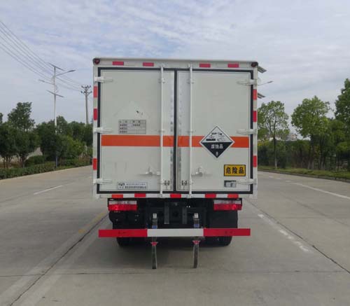 華通牌HCQ5045XFWEQ6腐蝕性物品廂式運輸車公告圖片