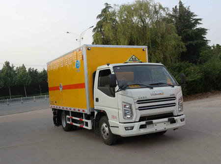 春星牌ZZT5040XZW-6杂项危险物品厢式运输车公告图片