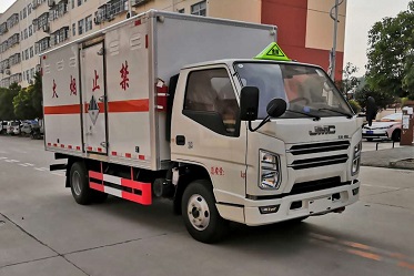 程力威牌CLW5041XZWJ6雜項(xiàng)危險(xiǎn)物品廂式運(yùn)輸車公告圖片