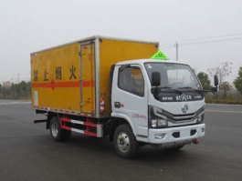 爆破器材运输车