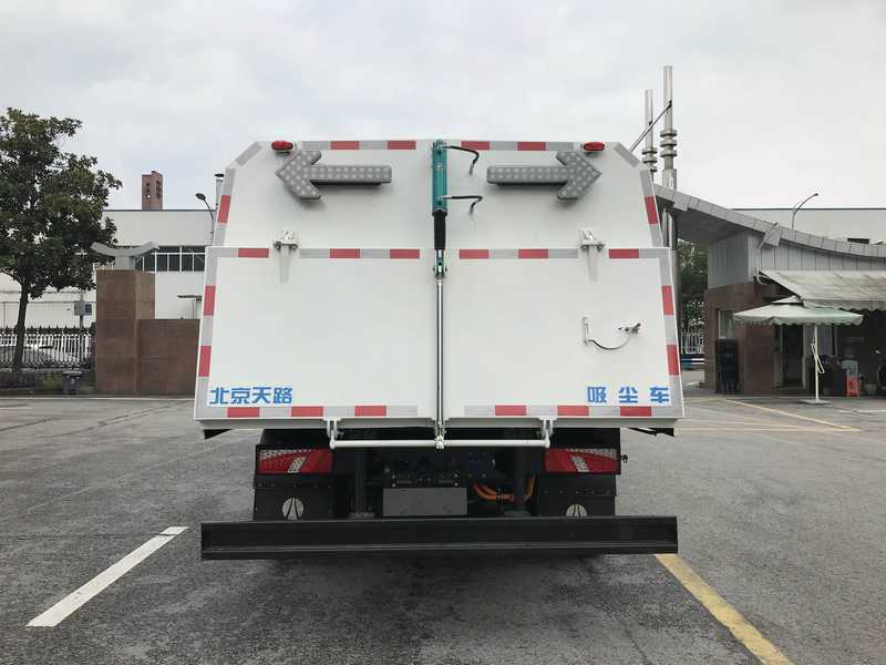 天路牌BTL5120TXCBYEV純電動(dòng)吸塵車公告圖片
