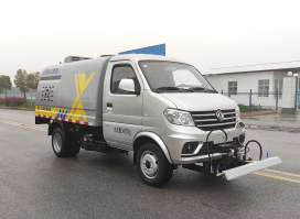 路面养护车