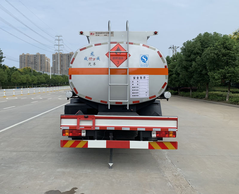 楚飞牌CLQ5181GYY6LZ运油车公告图片