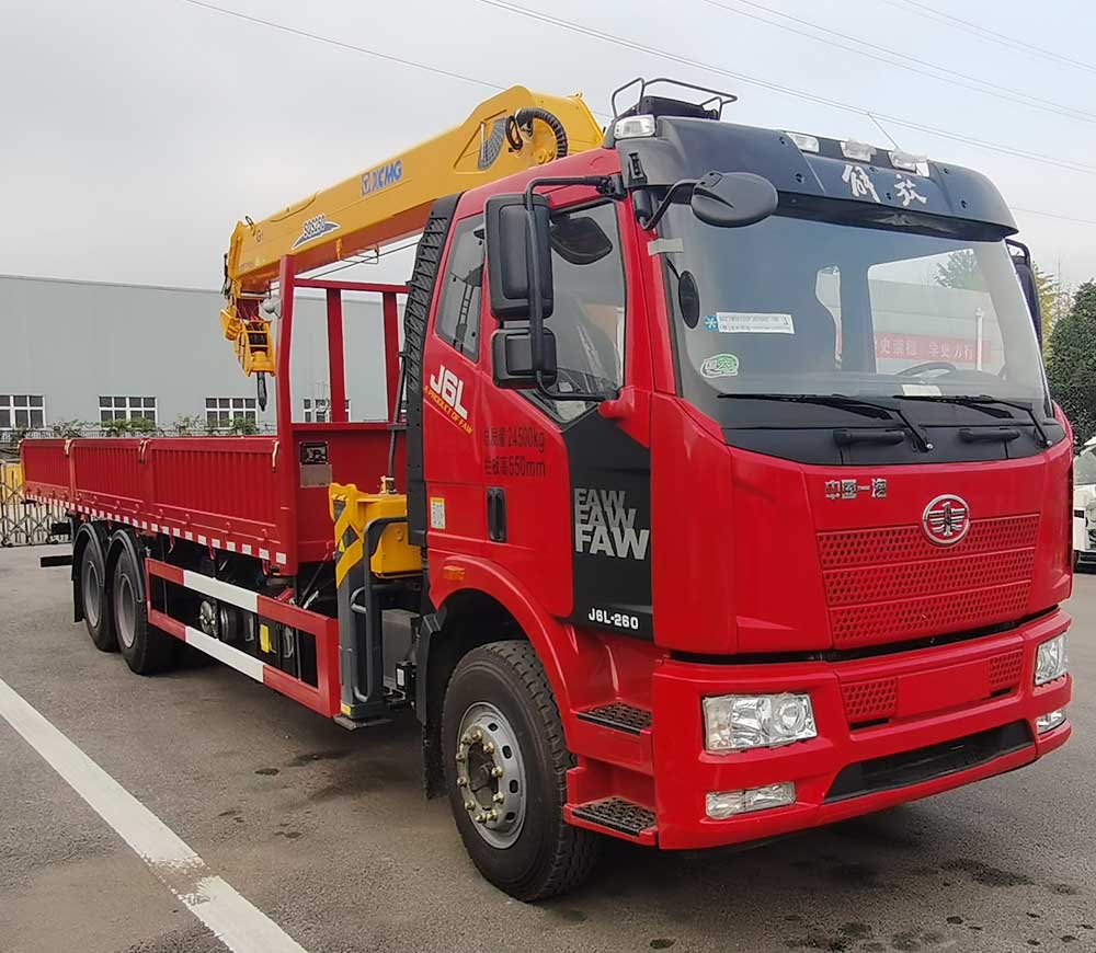 徐工牌XGS5240JSQJ6隨車(chē)起重運(yùn)輸車(chē)公告圖片