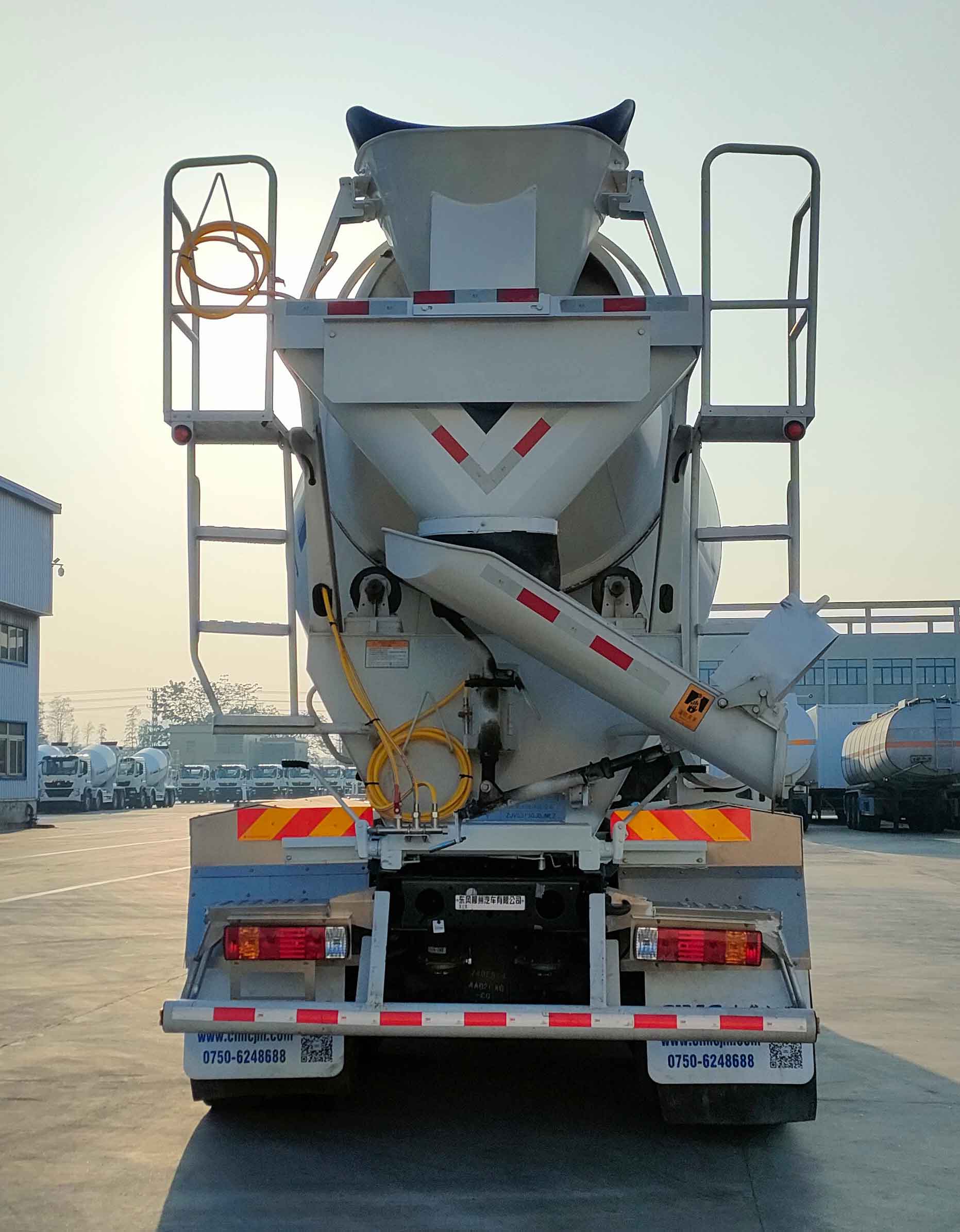 中集牌ZJV5313GJBJMLZ混凝土攪拌運(yùn)輸車公告圖片