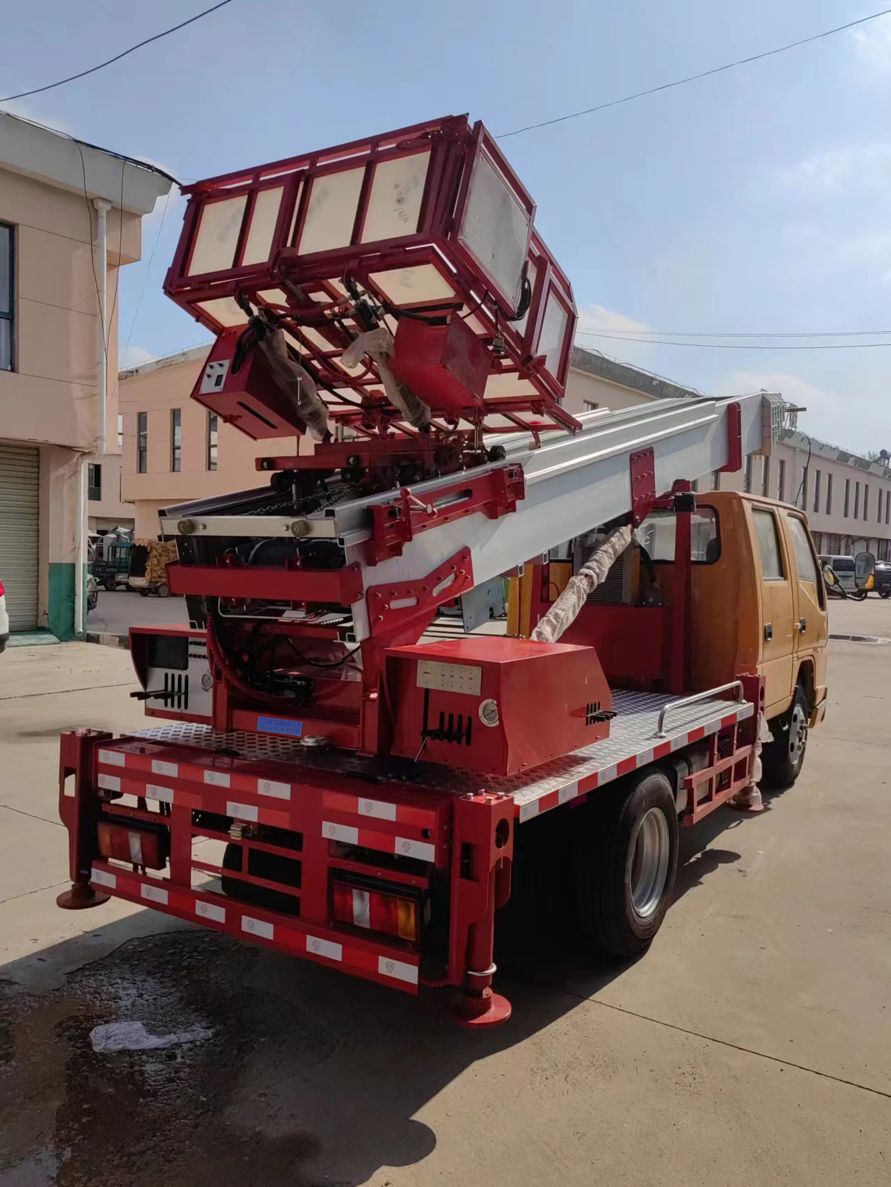 悍拓牌JSH5041TBA搬家作業(yè)車公告圖片