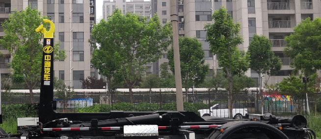 東岳牌ZTQ5180ZXXZ6K45F車廂可卸式垃圾車公告圖片