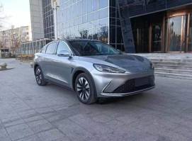 极狐牌BJ7001AUAF-BEV型纯电动轿车