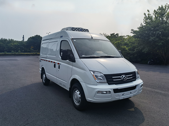 飛球牌ZJL5040XLCS6冷藏車(chē)公告圖片