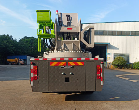 中聯(lián)重科牌ZLH5530JQZZG6汽車起重機(jī)公告圖片