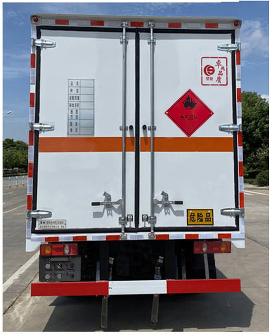楚勝牌CSC5126XRYEH6易燃液體廂式運輸車公告圖片