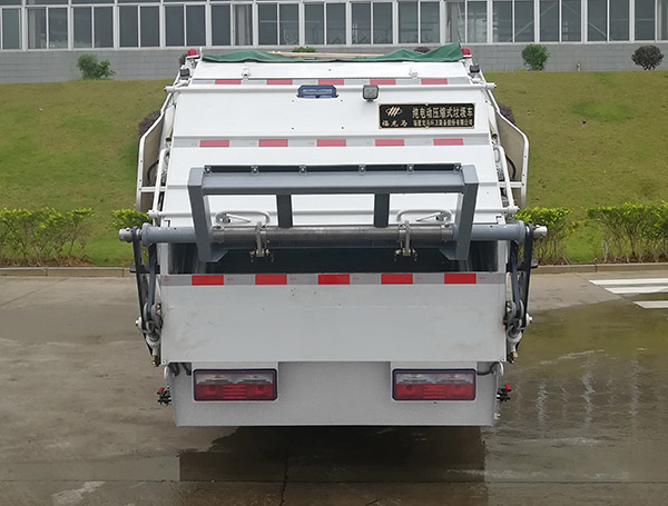 福龙马牌FLM5120ZYSDTBEV纯电动压缩式垃圾车公告图片