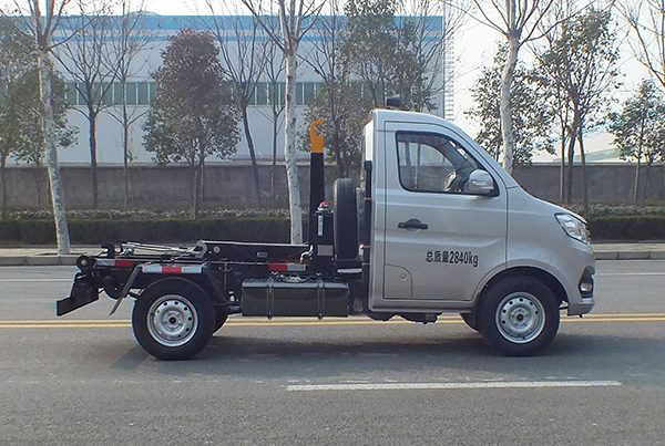 森源牌SMQ5032ZXXSCE6車廂可卸式垃圾車公告圖片