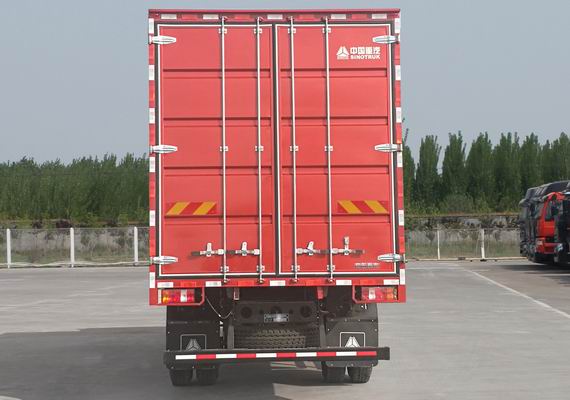 豪沃牌ZZ5167XXYK521DF1B廂式運(yùn)輸車公告圖片