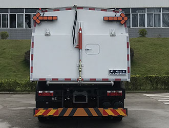 福龍馬牌FLM5181TXCDG6吸塵車(chē)公告圖片