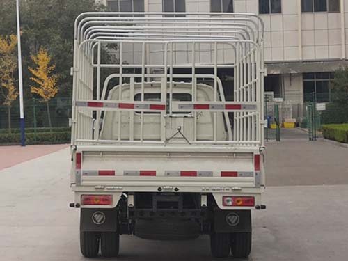 福田牌BJ5030CCY3AV8-31倉(cāng)柵式運(yùn)輸車公告圖片