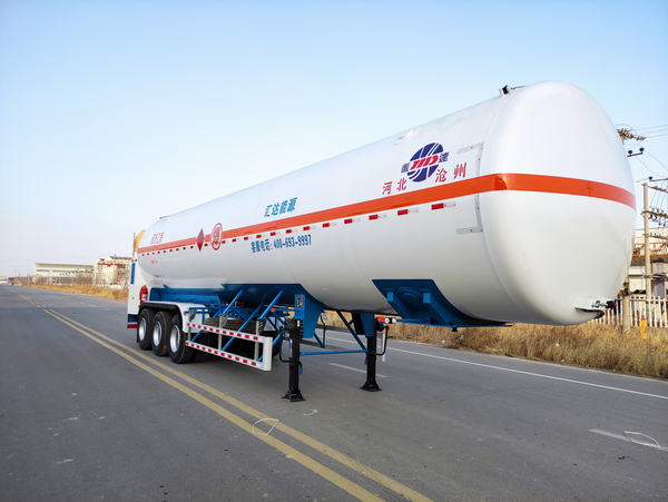 汇达牌13米24.6吨3轴低温液体运输半挂车(YHD9407GDY01)