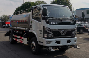 洒水车