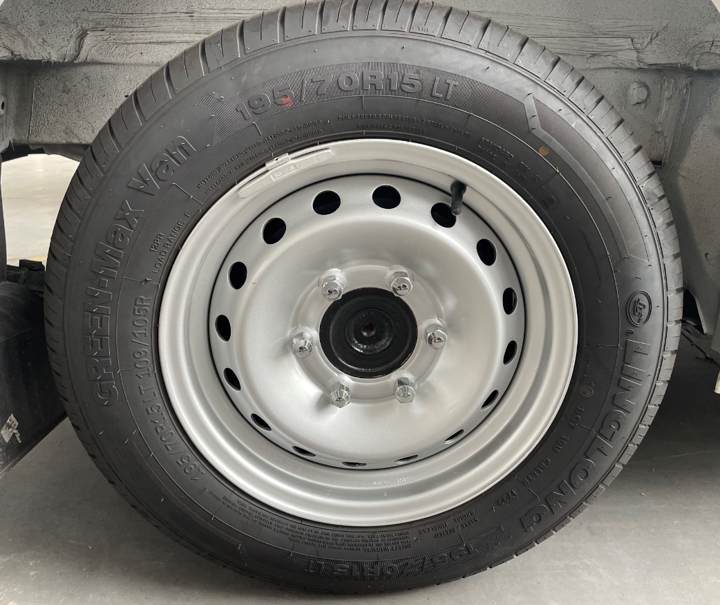 恩納德牌HZK5030XYZBEV純電動(dòng)郵政車公告圖片