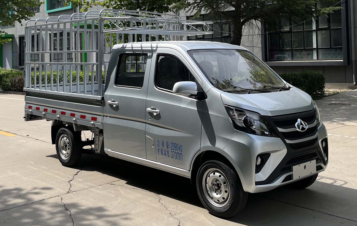 长安牌SC5022CCYSEAM6仓栅式运输车公告图片