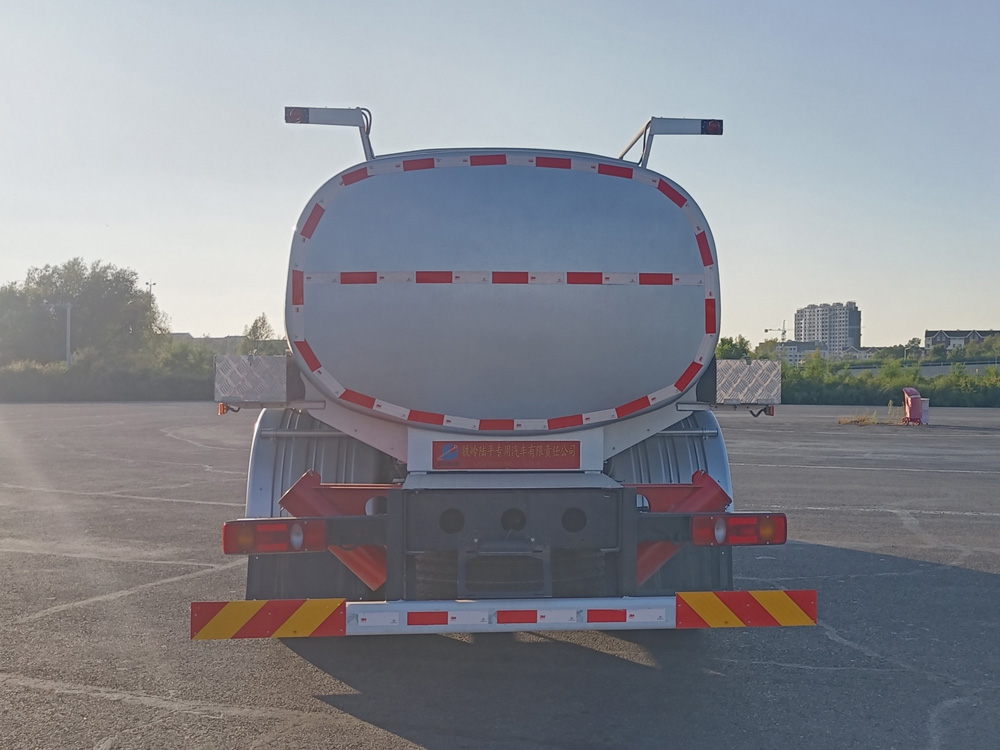 陸平機(jī)器牌LPC5180TGYD6供液車公告圖片