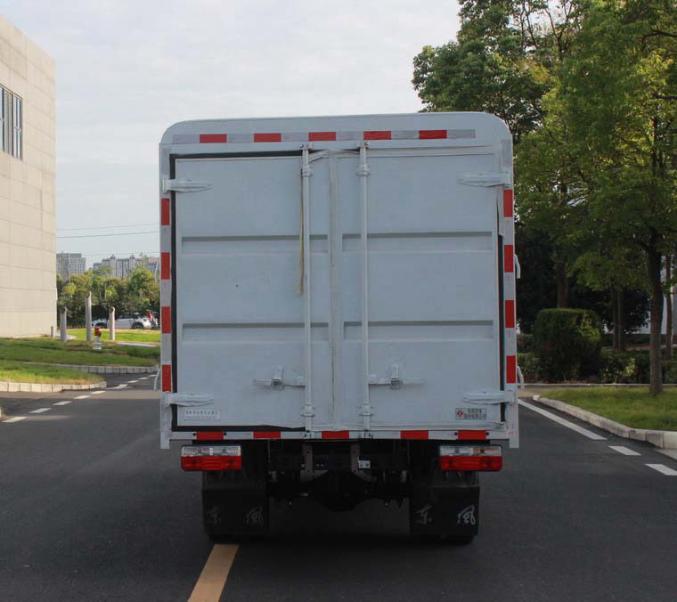 東風(fēng)牌EQ5030CCY16QEAC倉(cāng)柵式運(yùn)輸車公告圖片