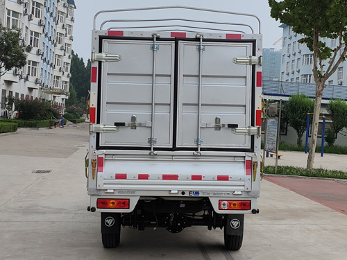 福田牌BJ5030CCYEV7純電動(dòng)倉(cāng)柵式運(yùn)輸車公告圖片