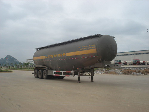 福狮牌13.8米27.6吨3轴低密度粉粒物料运输半挂车(LFS9401GFL)