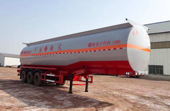 正康宏泰牌12米31吨3轴易燃液体罐式运输半挂车(HHT9407GRY)