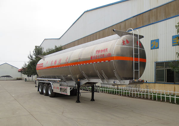 正康宏泰牌12.4米34吨3轴铝合金易燃液体罐式运输半挂车(HHT9400GRYB)
