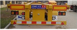梁山东岳牌CSQ9353TJZ集装箱运输半挂车公告图片