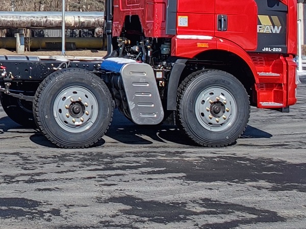 解放牌CA5310XXYP62K1L6T4E6Z廂式運輸車公告圖片