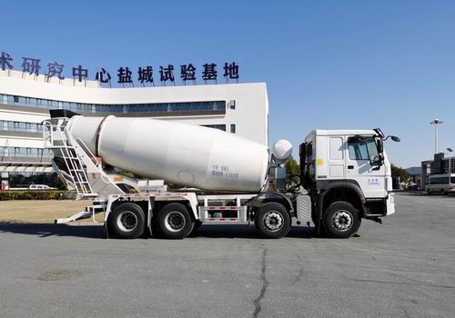 豪沃牌ZZ5317GJBV3067F1混凝土搅拌运输车公告图片