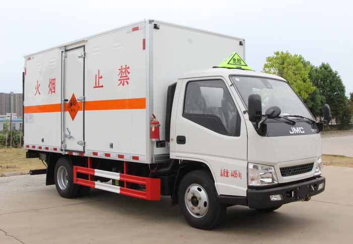 華通牌HCQ5041XQYJX6爆破器材運(yùn)輸車公告圖片