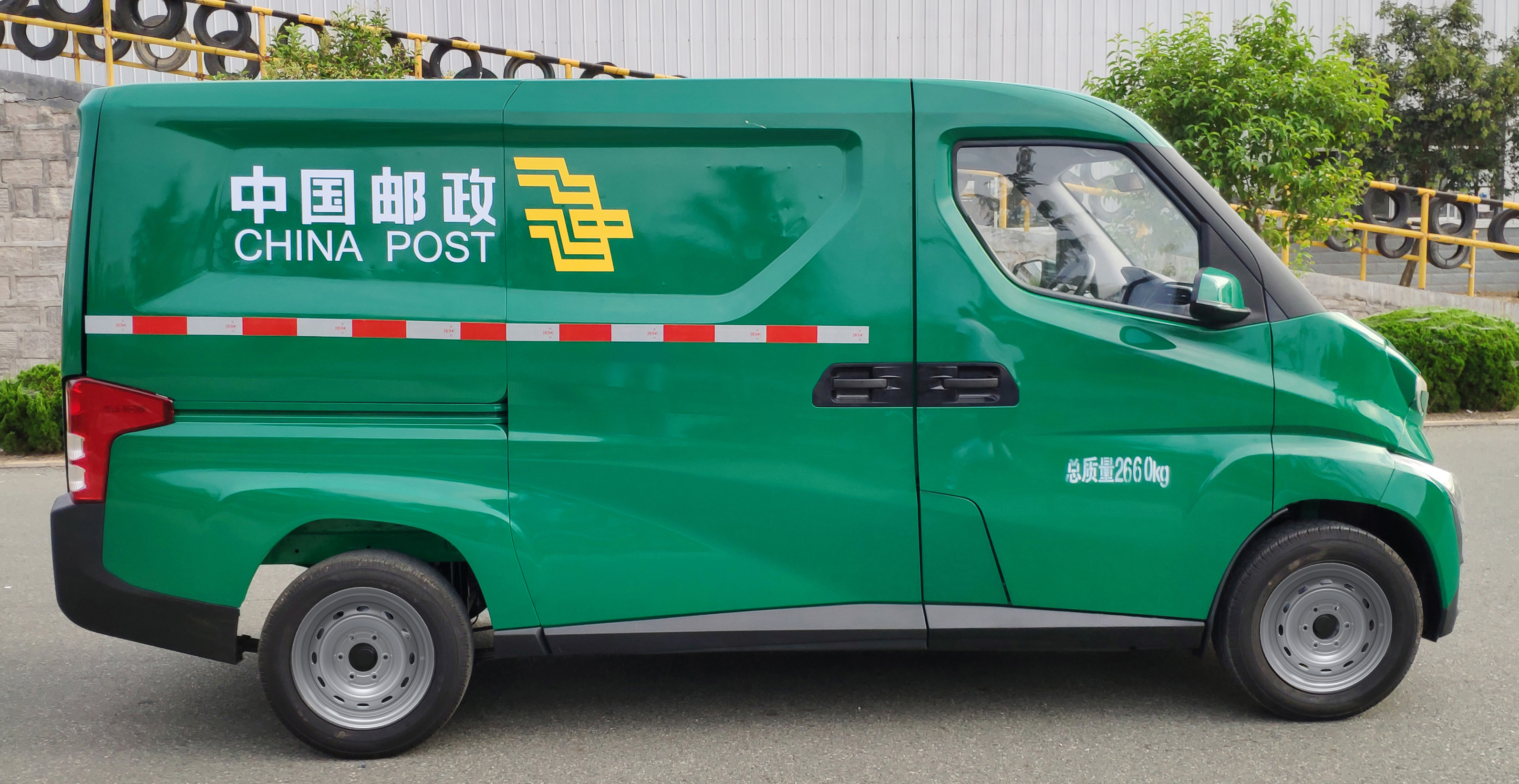 飞碟牌FD5033XYZBEV-1纯电动邮政车公告图片