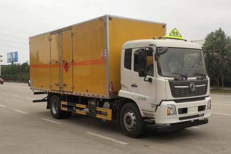 專威牌HTW5181XRYD6易燃液體廂式運輸車公告圖片